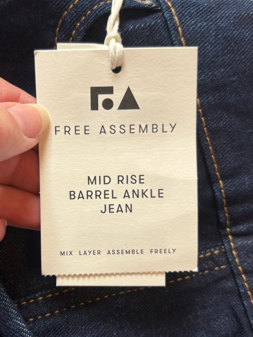 NWT Free Assembly Mid Rise Barrel Ankle Jeans sz 2 - Picture 5 of 9
